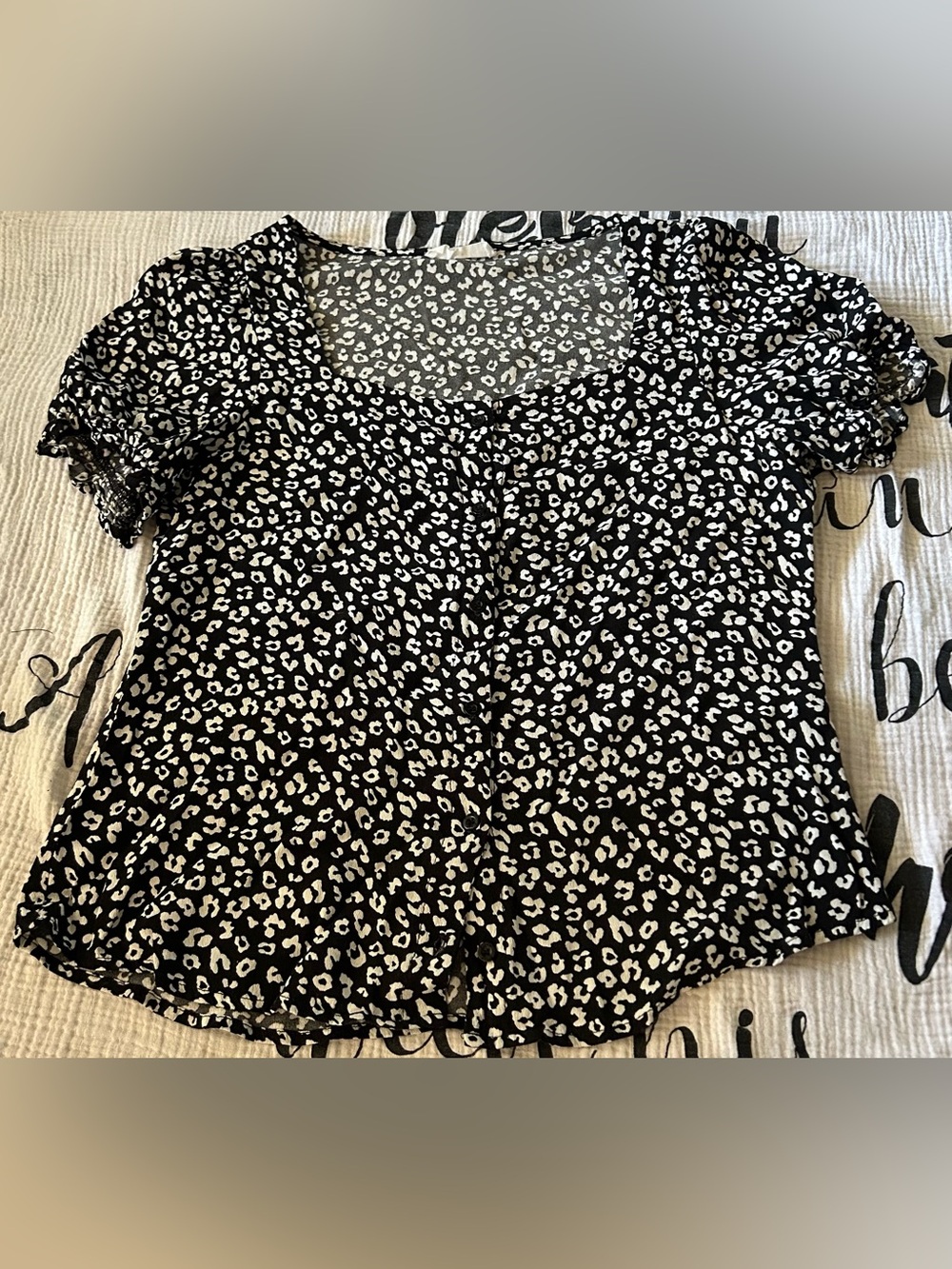 Women’s Elodie Black and White Print Short Sleeve Top Size M
